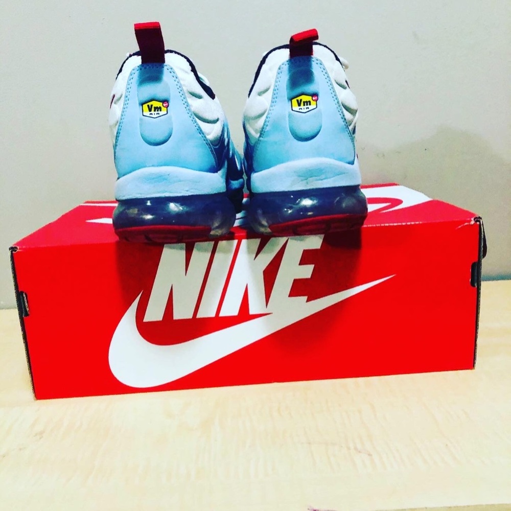 Vapormaxes 9.5 - Picture 2 of 2